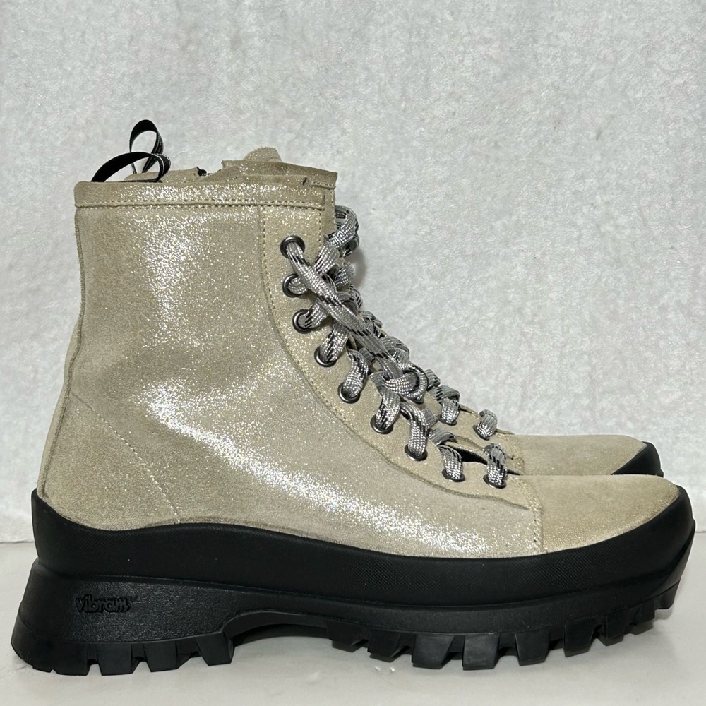 P448. Womens Denise Shimmery Beige Leather Vibram Platform Sneaker Booties EU 36